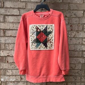 Sweatshirt with Quilted Patchwork Design Square Comfort Colors Brand in Coral
